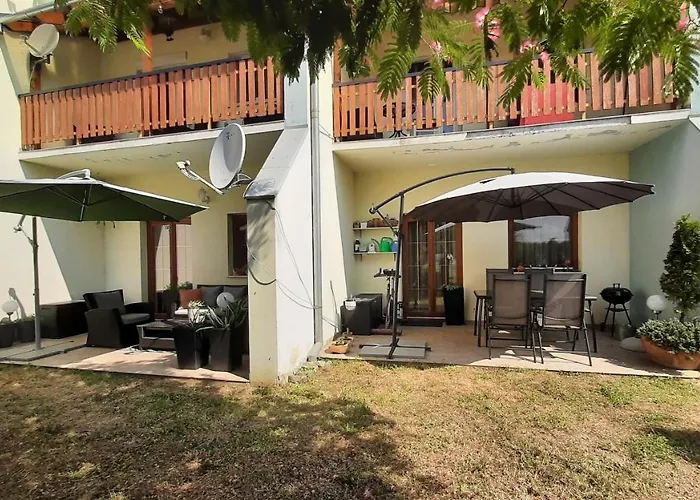 Selyemakac Apartman